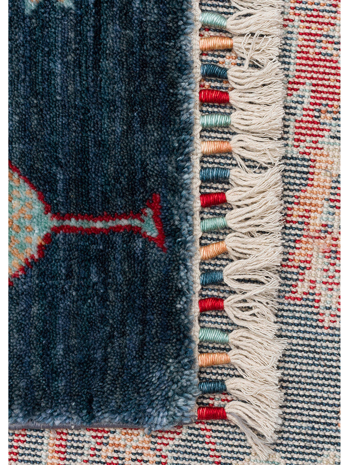 سجادة Oushak Carnaval الحديثة من TENCEL™ مصنوعة يدوياً، طبيعية 100% وسهلة التنظيف 08 NAVY TURQUOISE